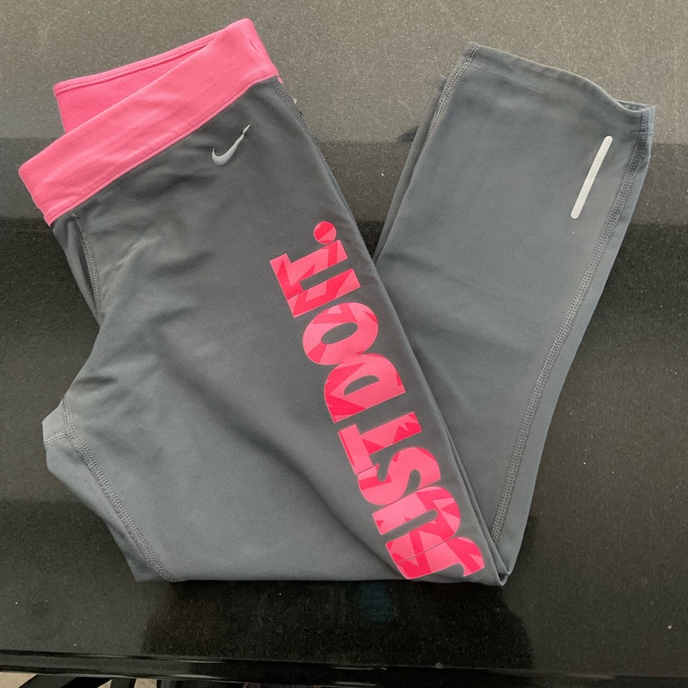 Nike MEDIUM Capri “Just Do It” Logo Swoosh Gray